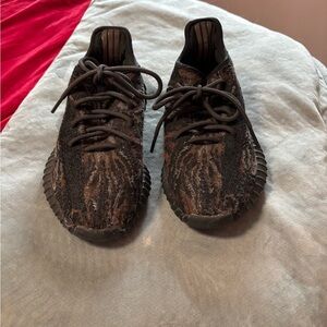 Yeezy boost 350 V Black and Brown Patterned Sneakers men's 6 women's 7